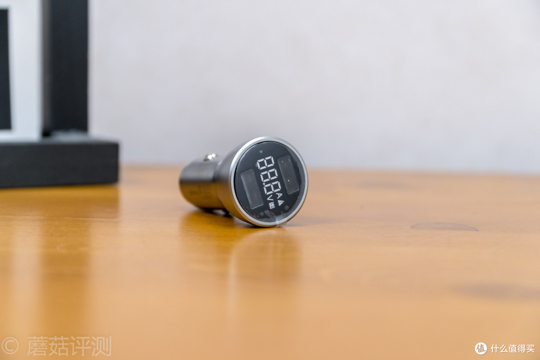 做工精致、用料精良、充电直观——公牛GNV-CD1180银色数显双口车充 开箱评测