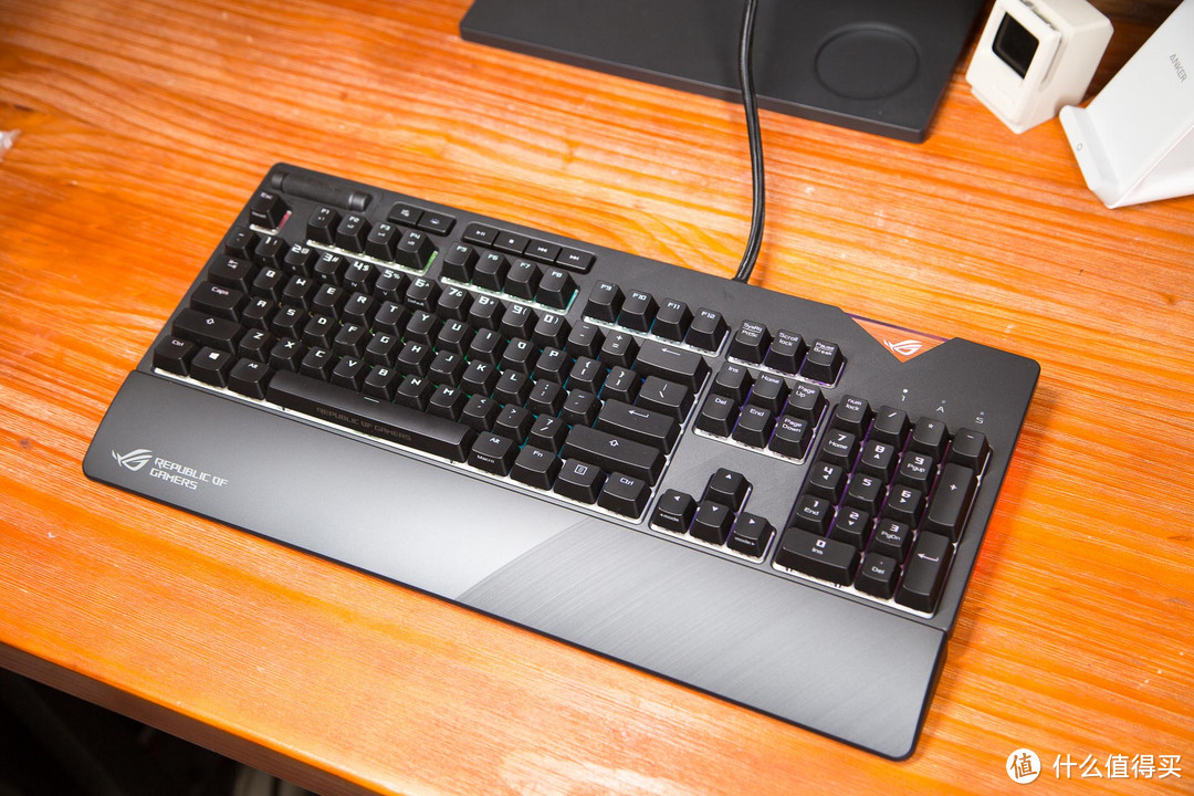 败家之眼来袭华硕(ASUS)ROG STRIX FLARE 耀光机械游戏键盘