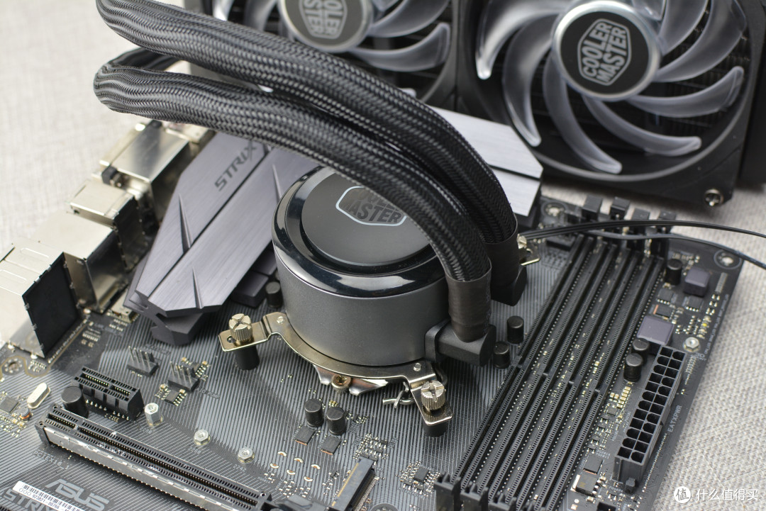 水冷升级换代——酷冷至尊海魔G240RGB一体式水冷