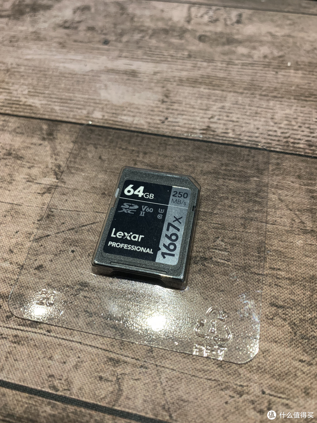 读取速度250MB，估计相机达到不了这个读速