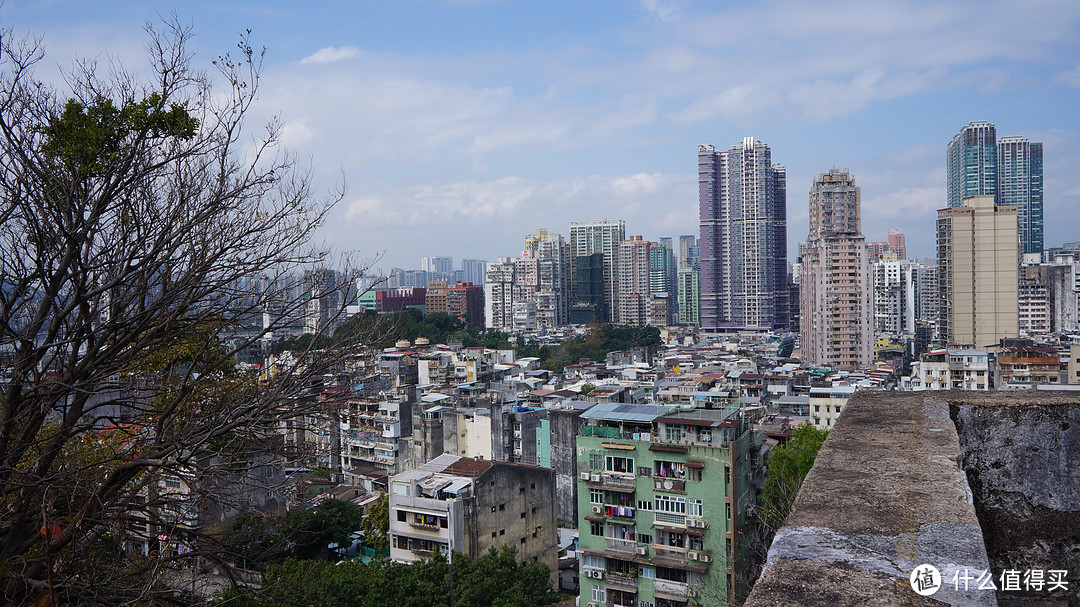 站在大炮台上远眺整个澳门半岛