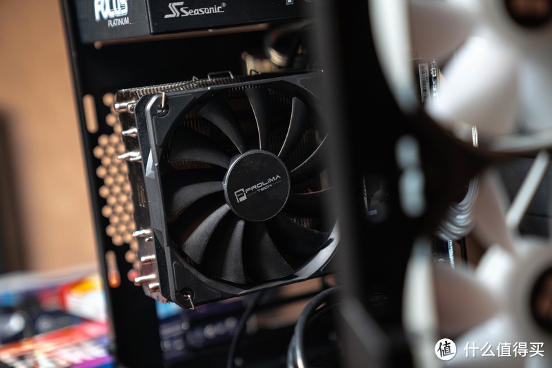 9000元的均衡主机怎么搭配？ 9600K+RTX 2060+ITX装机记录