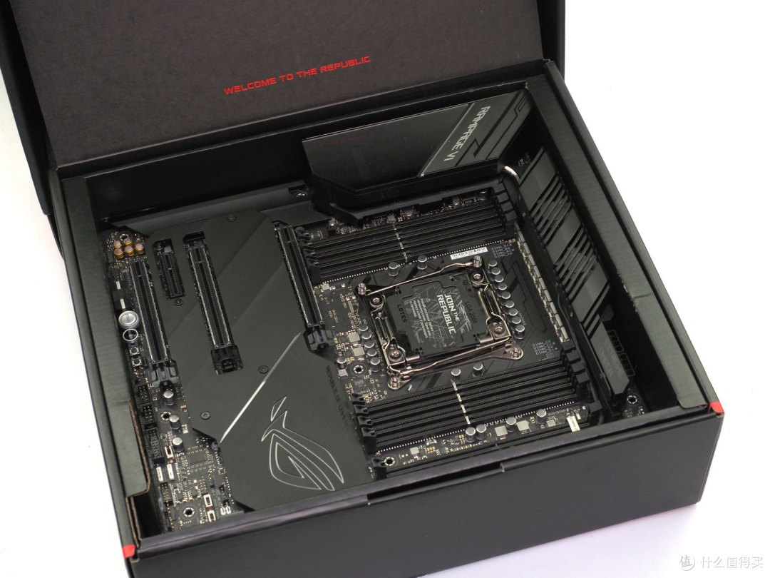 万元主板什么样?华硕ROG Rampage VI Extreme Omega开箱