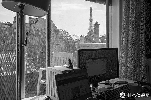 在巴黎租的房子，开窗见铁塔
