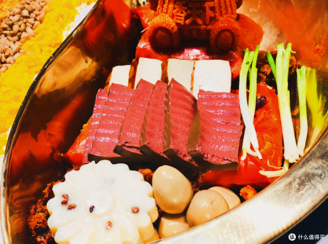 三顾魔都网红奶茶锅,到底是神仙组合还是黑暗料理?