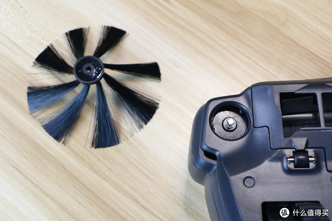 一台长眼的扫地机器人，全屋3D成像，做最懂你的助手—伊莱克斯i9扫地机器人