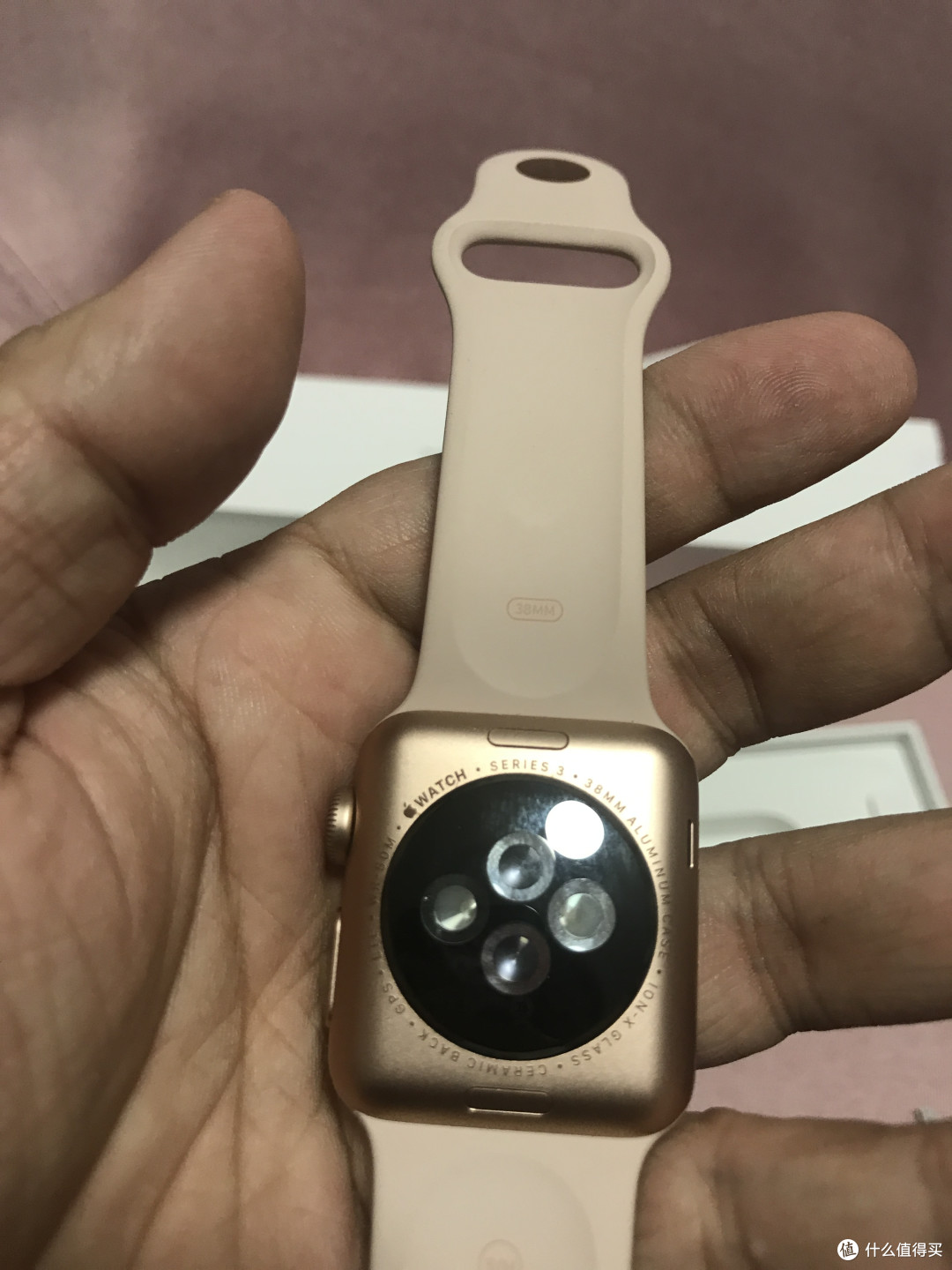 背面也是非常新,和新的没有区别