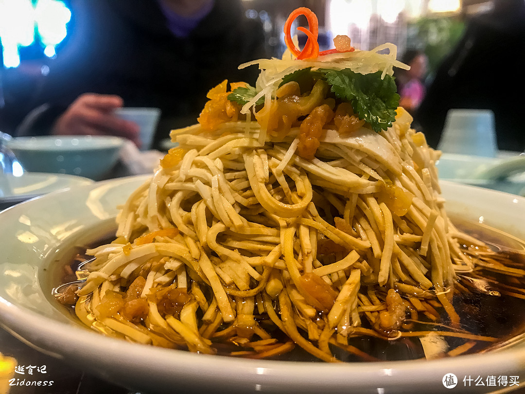 烟花三月下扬州,瘦西湖畔“皮包水”,探店扬州最受游客欢迎的早茶名店——趣园(瘦西湖迎宾馆店)