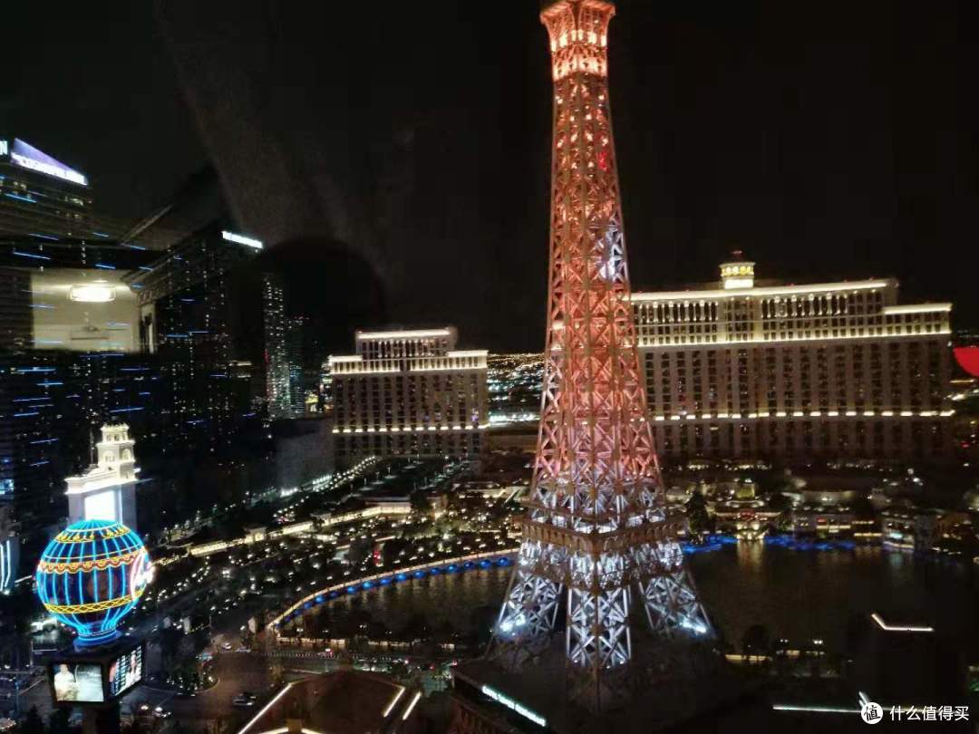 巴黎酒店随手拍的窗外夜景