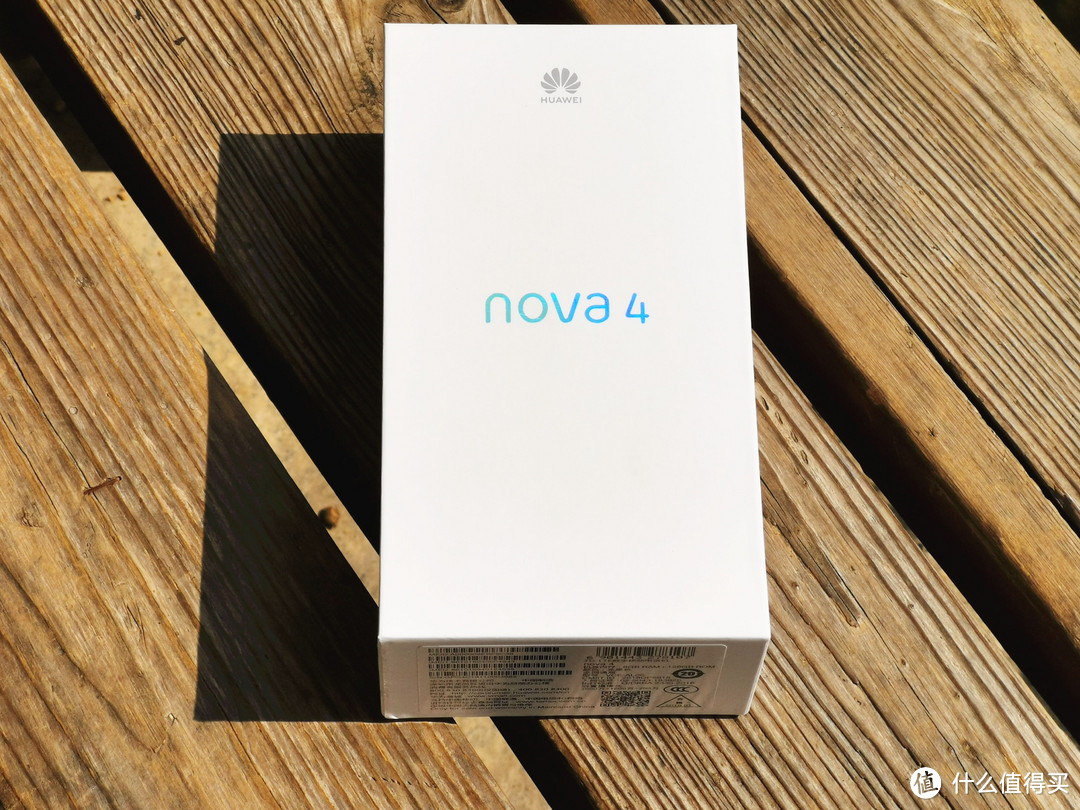 HTC粉最后还是投入了华为手机的怀抱，分享三摄的感受：华为 Nova 4 8G+128GB中配版入手使用体验