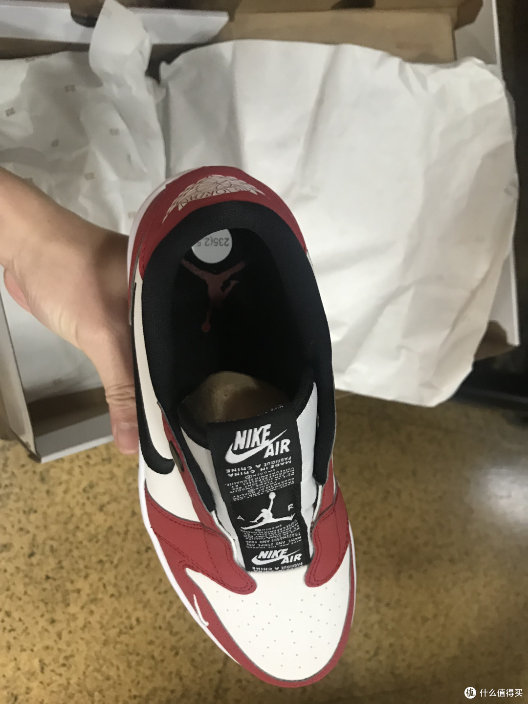 芝加哥 AJ1 Low， 自带隐藏属性全身 3M 反光
