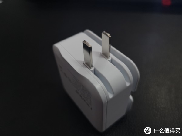 电源插脚，收纳很紧实