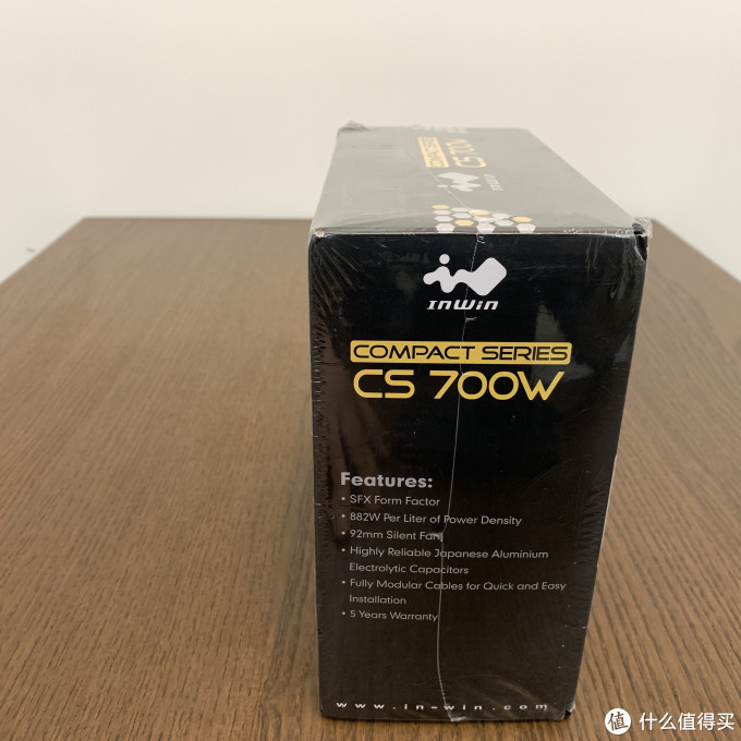 老司鸡的小钢炮 篇一:迎广cs700w sfx电源开箱