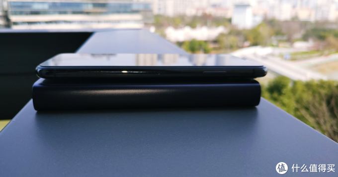 小米新品如何?「无线」充电宝上手使用经验分享