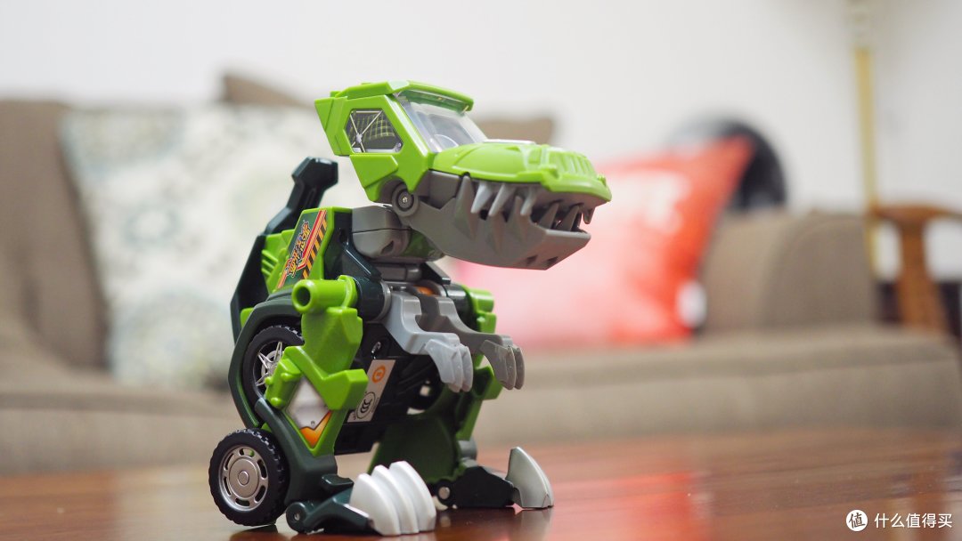 什么玩具值得买篇一伟易达vtech变形恐龙机器人开箱展示