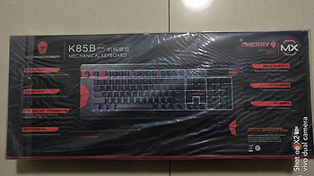 雷神 K85R 天启机械键盘外观展示(按键|接头|指示灯|线材|防滑垫)