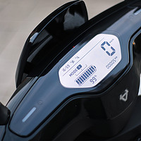小牛 M+ 智能锂电电动踏板车外观展示(表盘|按键|喇叭|后视镜|坐垫)
