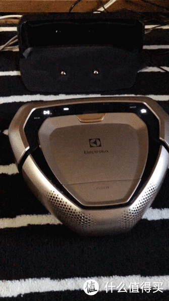 伊莱克斯 Pure i9智能扫地机器人——别说话，买它！