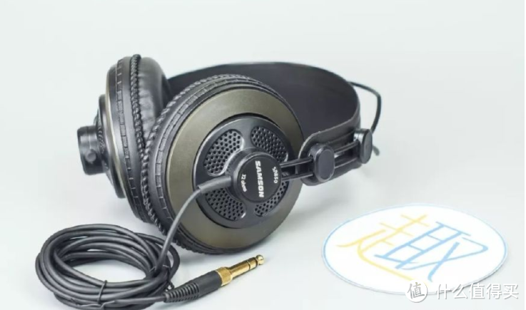SR850是一只典型的用于音乐制作的耳机