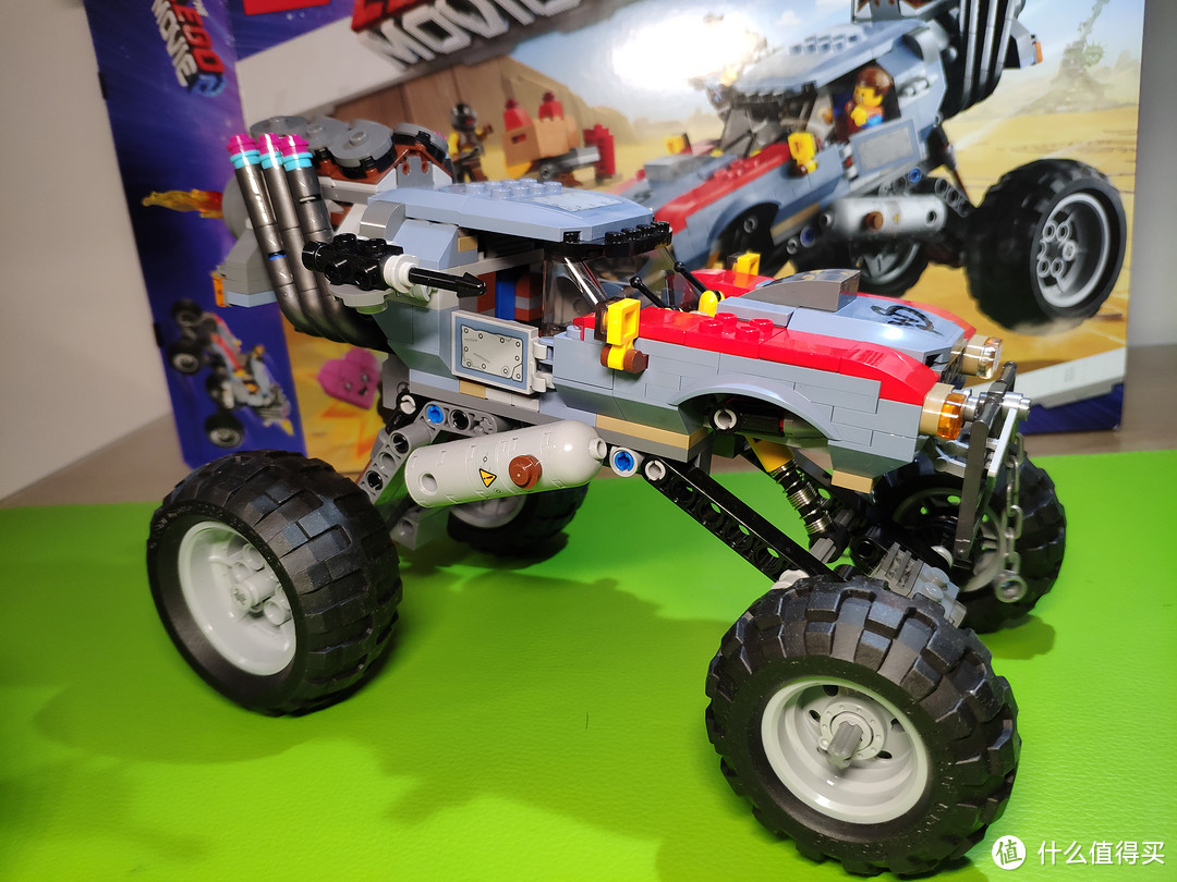 陪着孩子玩乐高——孩子喜欢的车：Lego 70829 大电影中的逃亡越野车