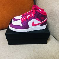 AIR JORDAN 1 RETRO HIGH 男款运动鞋外观展示(鞋头|后跟|鞋底|LOGO|鞋帮)