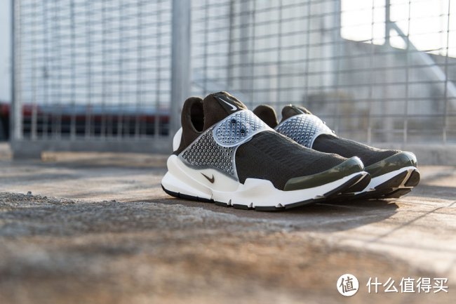 一日一双 | fragment design x Nike Sock Dart