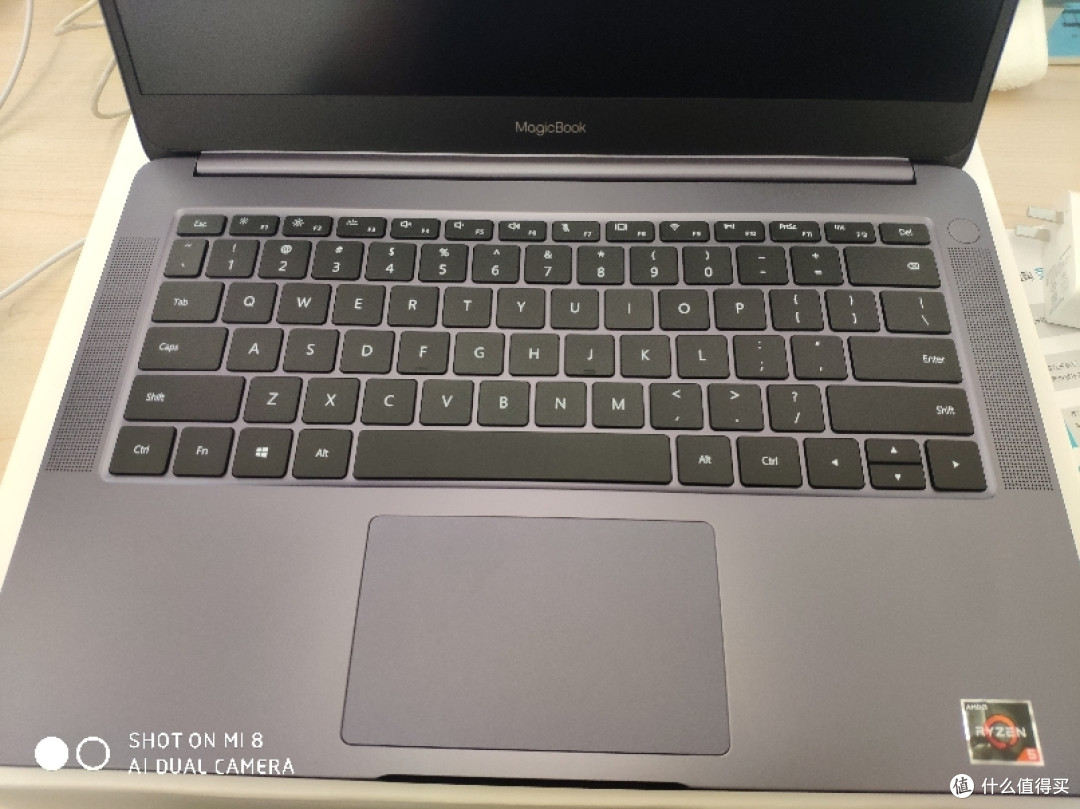 14寸屏的13寸轻薄本,荣耀magicbook高配版开箱晒单及简评