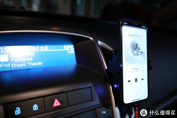 诚意推荐 车主必备 小米无线车充使用体验
