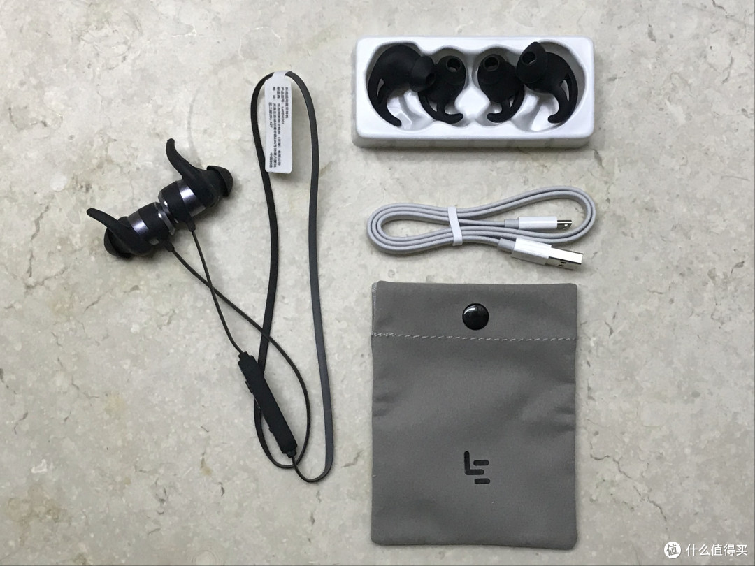 乐视清仓蓝牙耳机和爱奇艺Verb怎么选