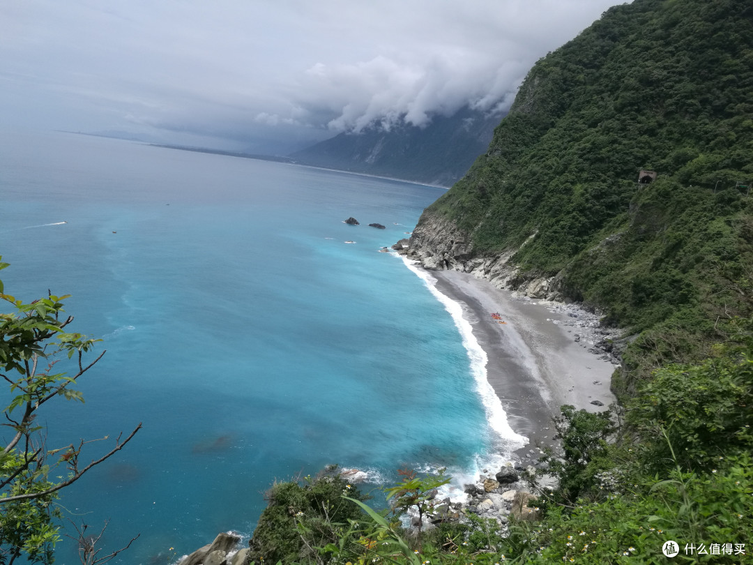 中国也有超美的海吗?有的,还附赠临海悬崖!