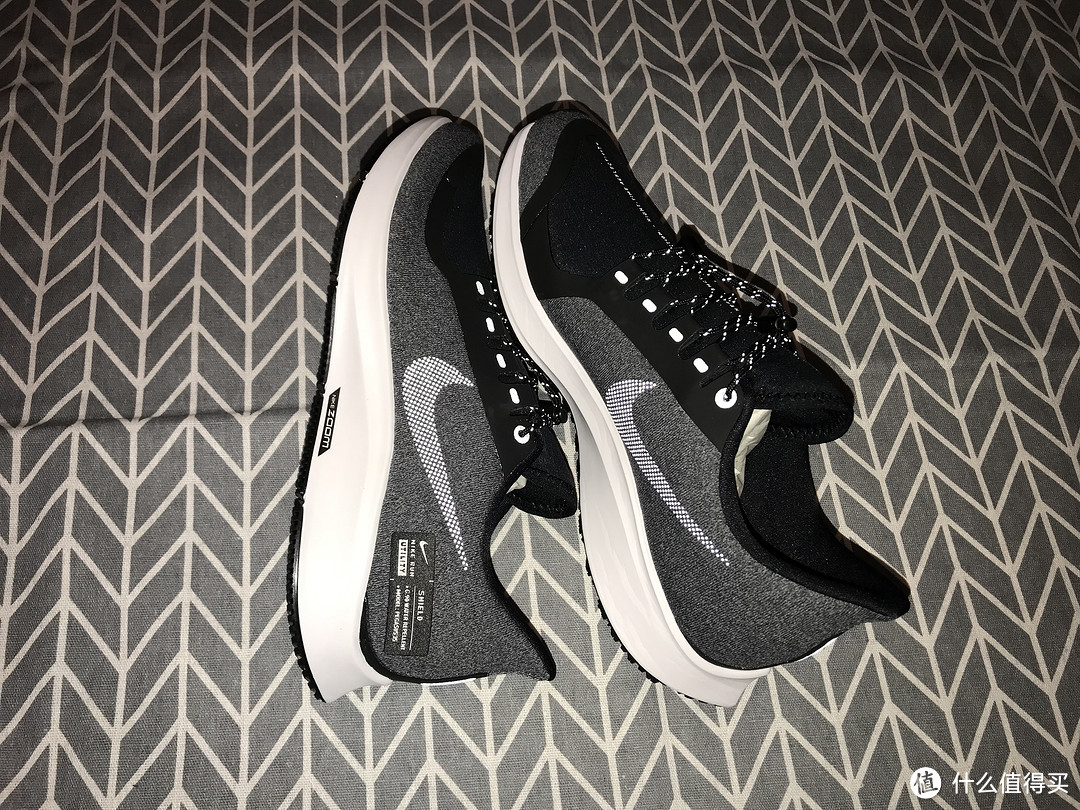 Nike Air Zoom Pegasus 35 Sheild 防水跑鞋