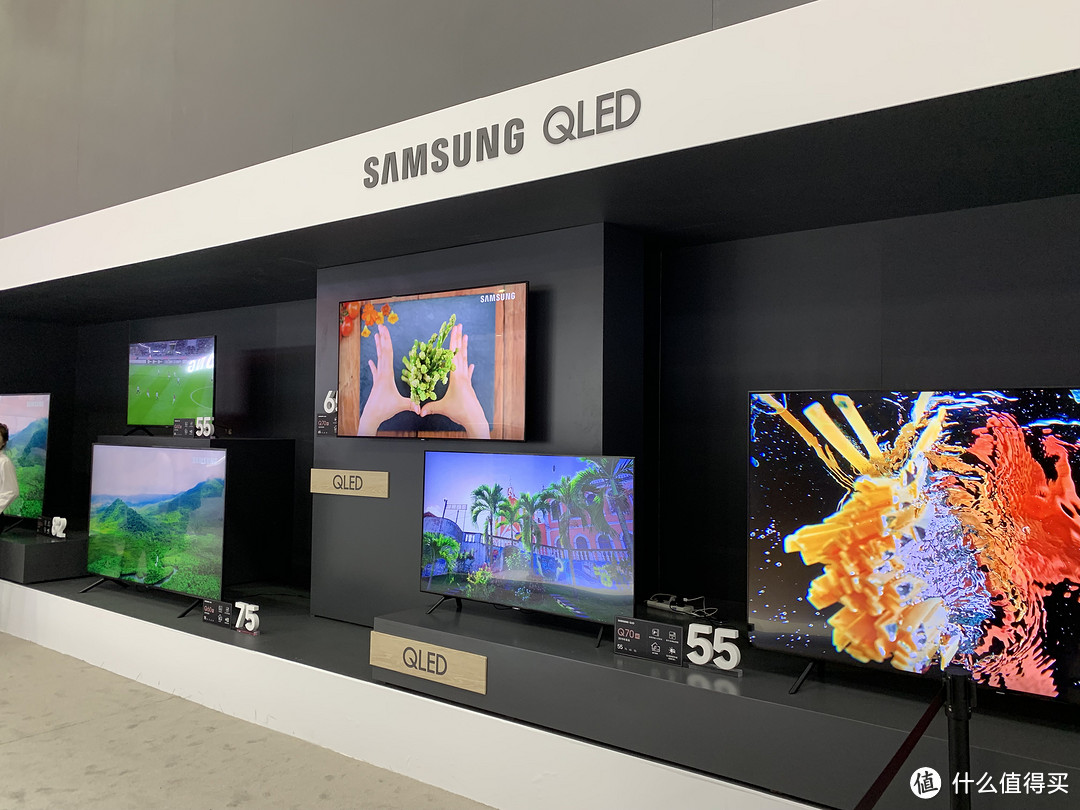 2019AWE：三星QLED 8K Q900系列电视开启预售 98英寸售价近百万