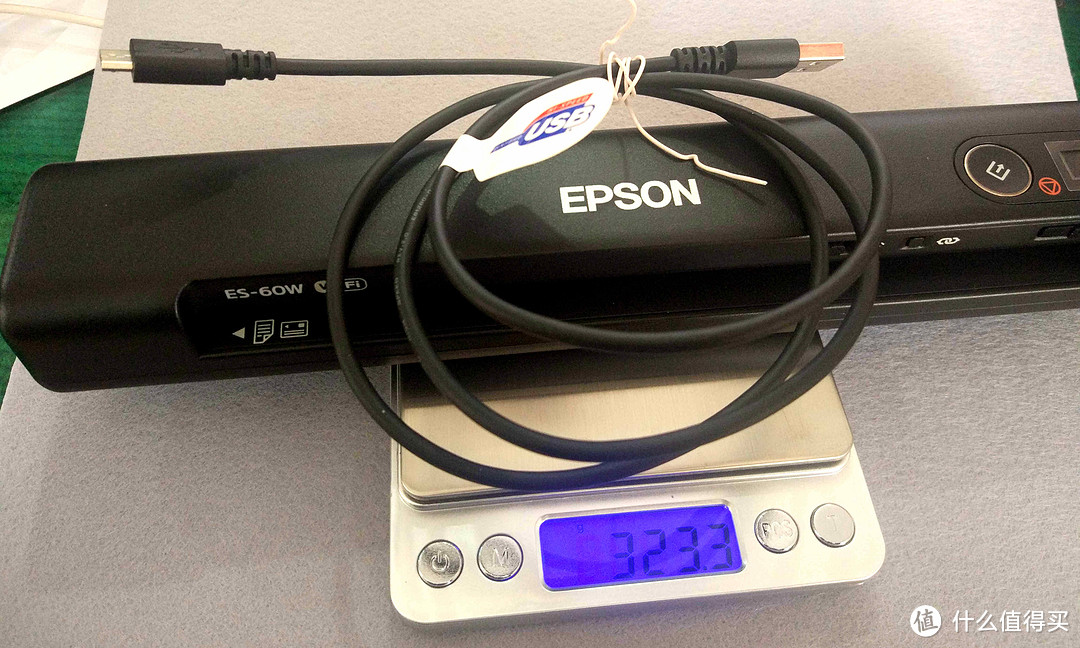 轻巧便携的 Epson ES-60W A4 WIFI便携馈纸式扫描仪