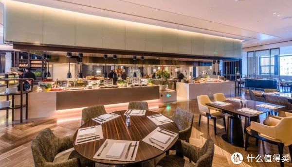 环球港凯悦现烤牛羊排+鹅肝+乳猪+甜虾畅吃！上海环球港凯悦酒店自助餐