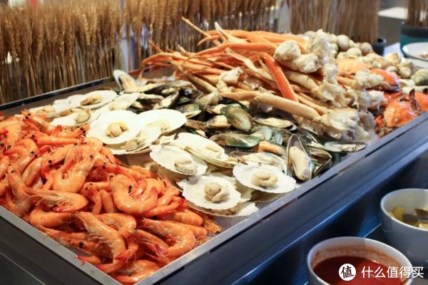 环球港凯悦现烤牛羊排+鹅肝+乳猪+甜虾畅吃！上海环球港凯悦酒店自助餐