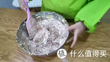 烘焙0失败!5岁萌娃教你做超经典巧克力豆曲奇!