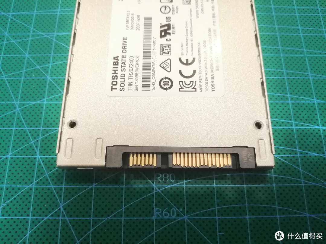 华硕U303l尽享丝滑体验——换装东芝TR200 240GB SSD简评