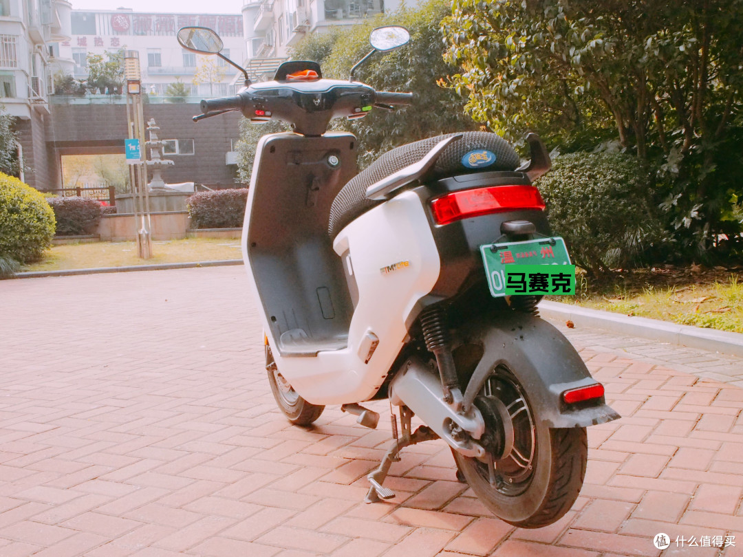 小牛M+评测 带她一起盘公路