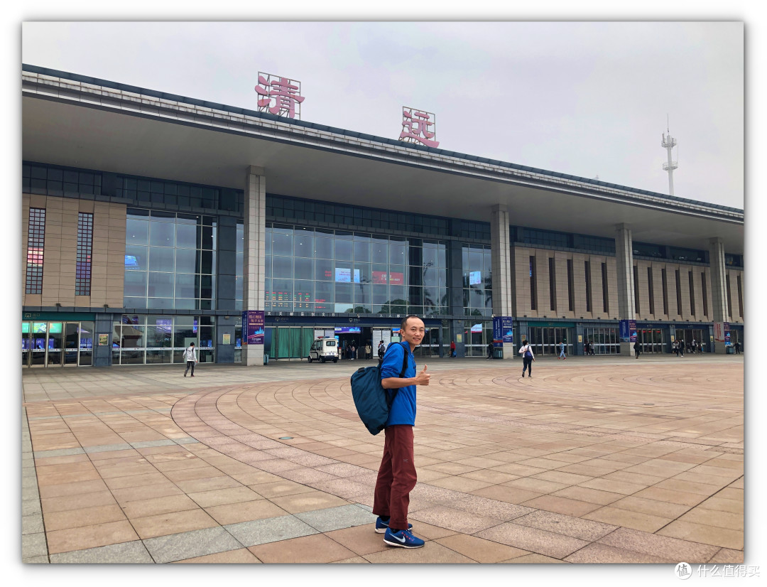 单肩侧背上身效果图