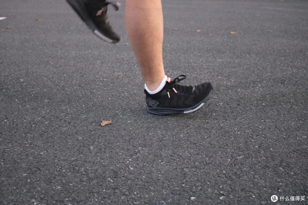 黑色旋风来袭,让你跑的更快—New Balance FuelCell Impulse NYC评测