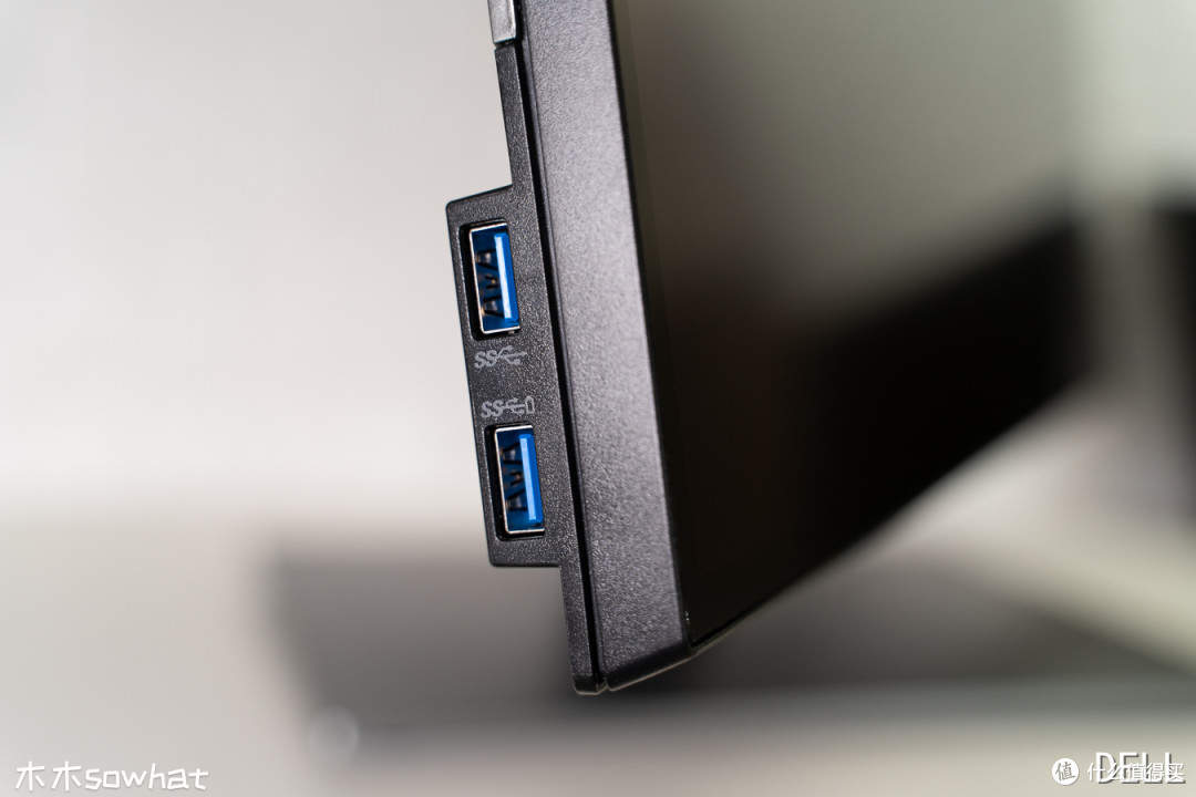 专业级4K IPS显示器对比:明基PD2700U与戴尔U2718Q哪个更值?
