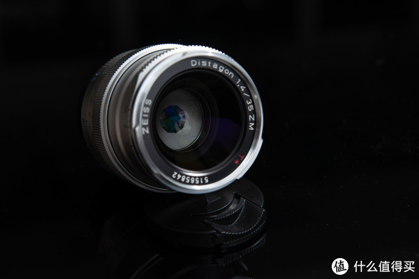 这支35定可能有些尴尬-Zeiss Distagon T* 1.4\/