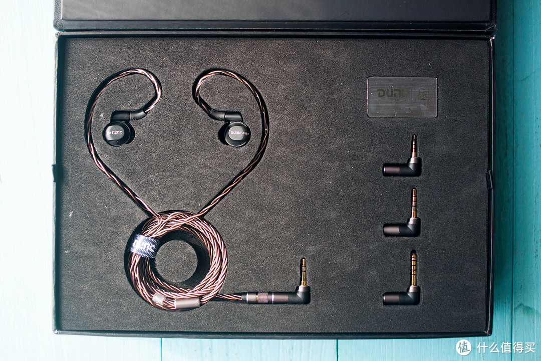 锆合金腔体、铍振膜动圈、超高频动铁、自锁式可换插头  达音科DK4001五单元圈铁耳机开箱