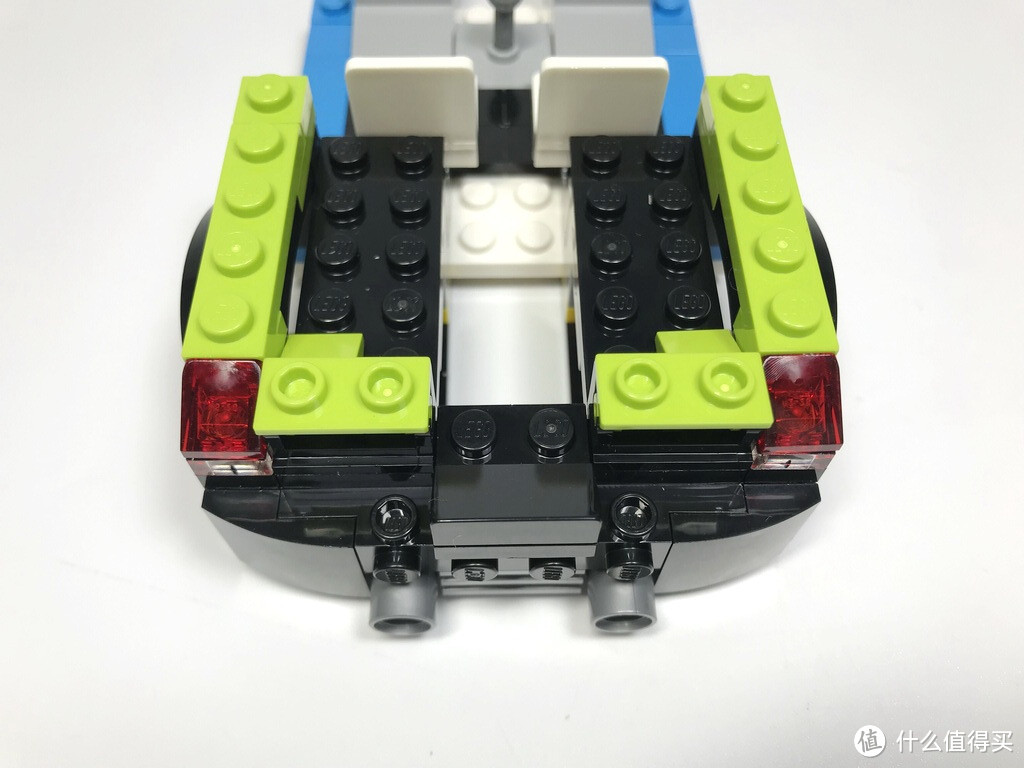 为了那抹翠绿：LEGO 乐高 Creator 创意百变组 31074 火箭拉力赛车