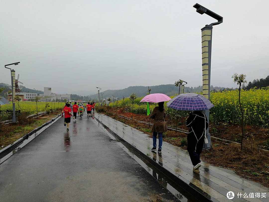 认真得像是专业的--奔跑永新.首届马拉松赛