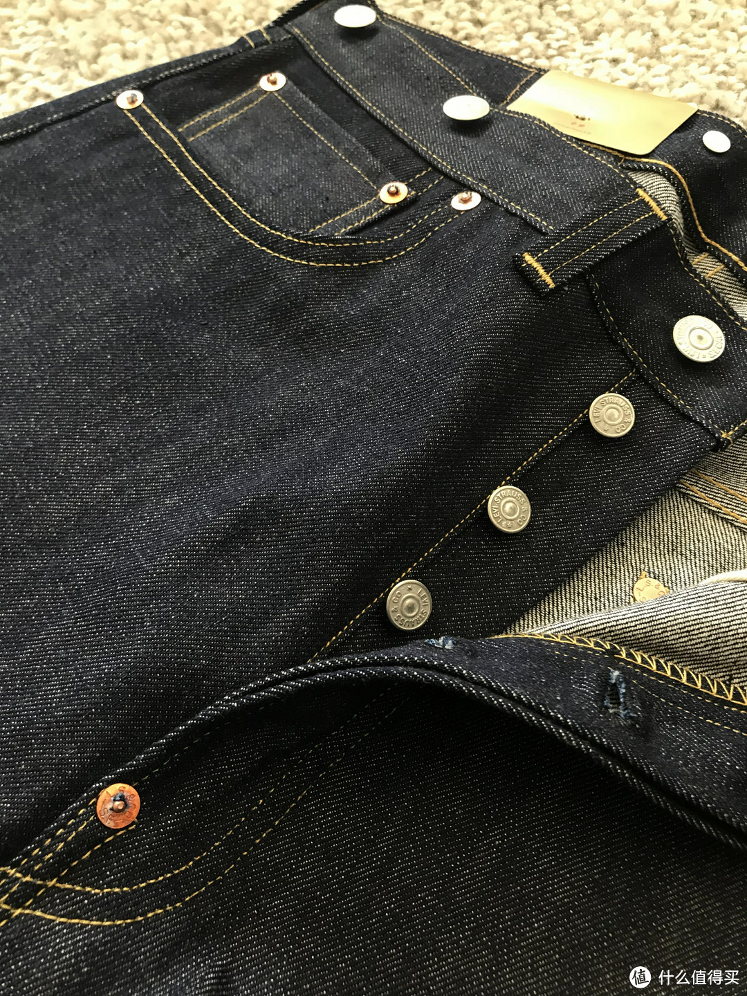 重温经典！有个小白布标的Levi's Vintage Clothing 1933 501究竟有何不同