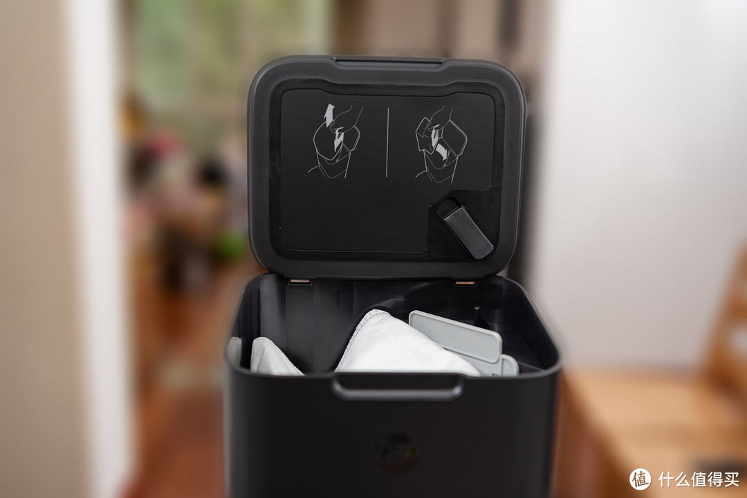 会自己倒垃圾的扫地机器人:iRobot i7+ 附iRobot扫地机器人行为解读