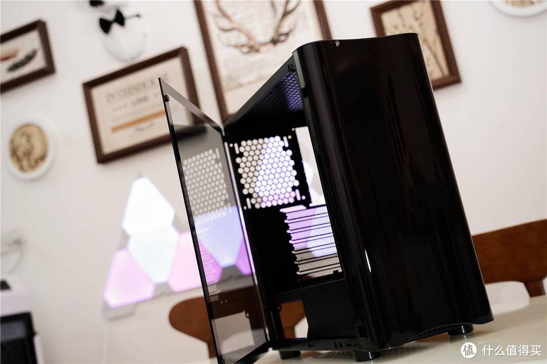 机箱也玩曲面——Tt(Thermaltake)挑战者H3