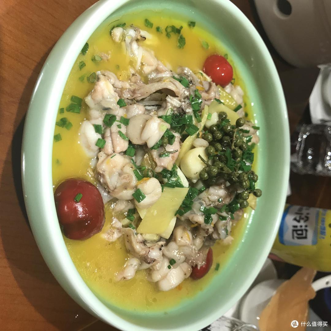 主打湘菜的轻商务餐厅与苍蝇馆子的不公平对决