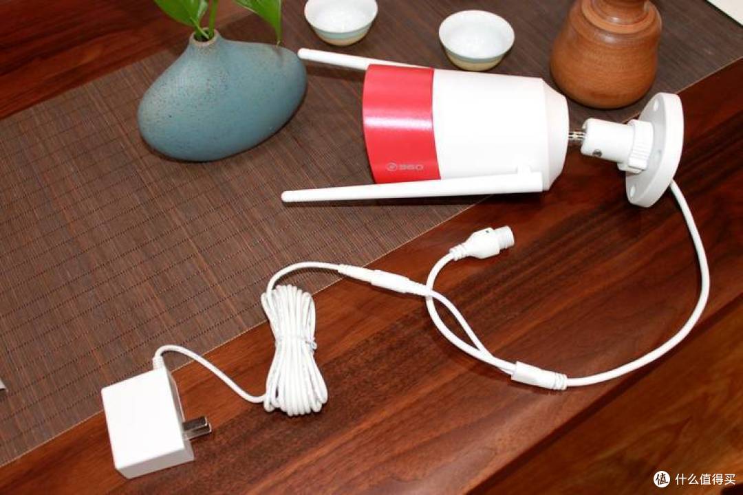 我是老周的lot产品，360红色警戒摄像机，保安全一马当先